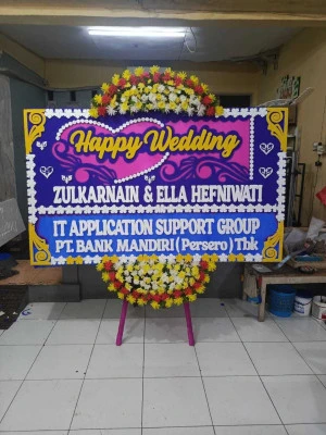Papan Bunga di Pasar Manggis
